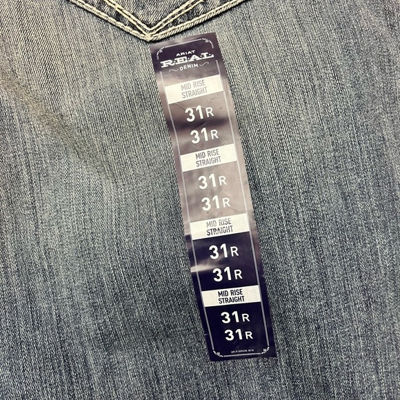 NWT! Women's Ariat Midrise straight leg jeans - Picture 5 of 8